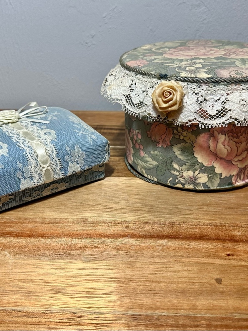 Vintage Floral Lace Decorative Round Storage Box - Green and Pink - Picture 2 of 9